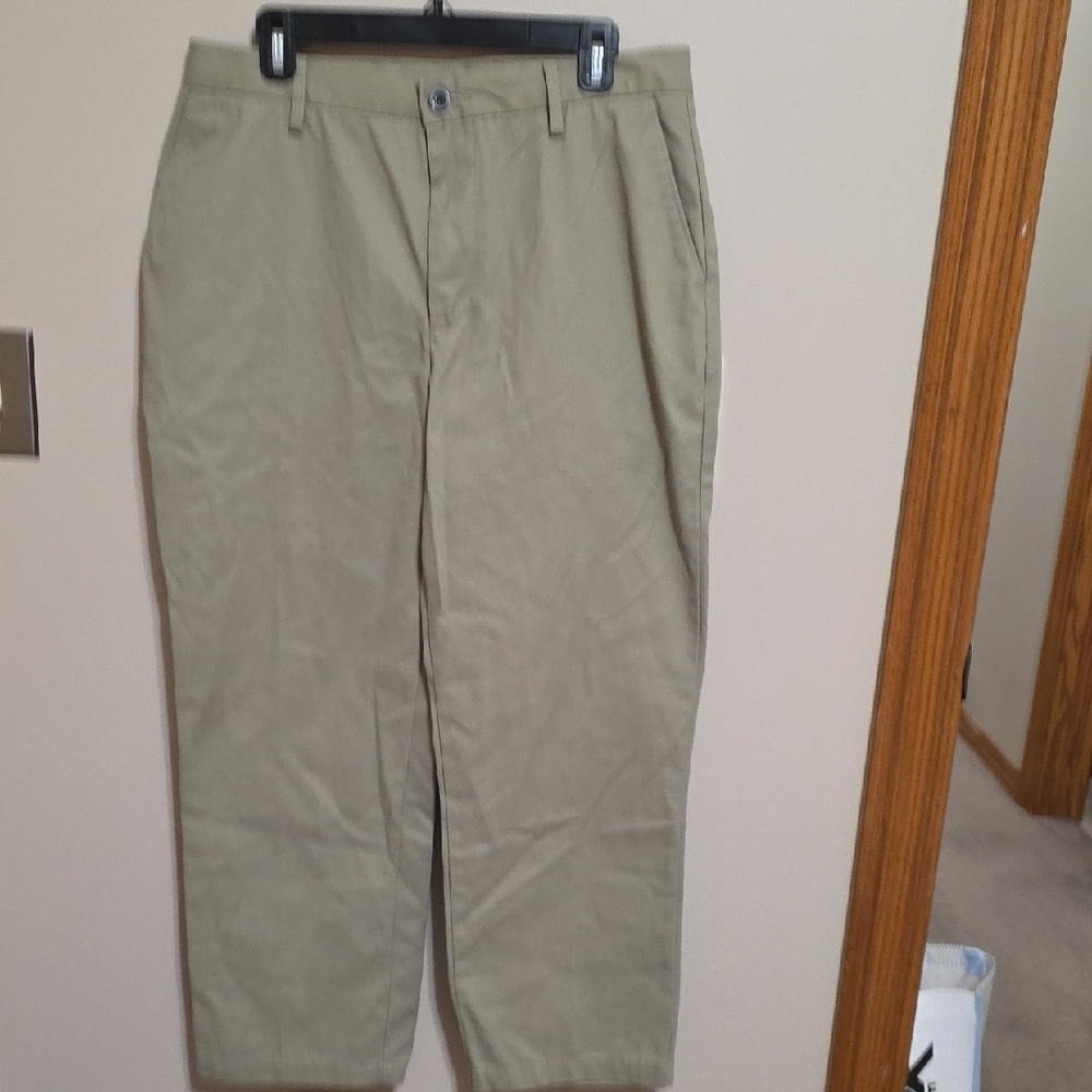 Amazon Essentials Men's Khaki Chinos